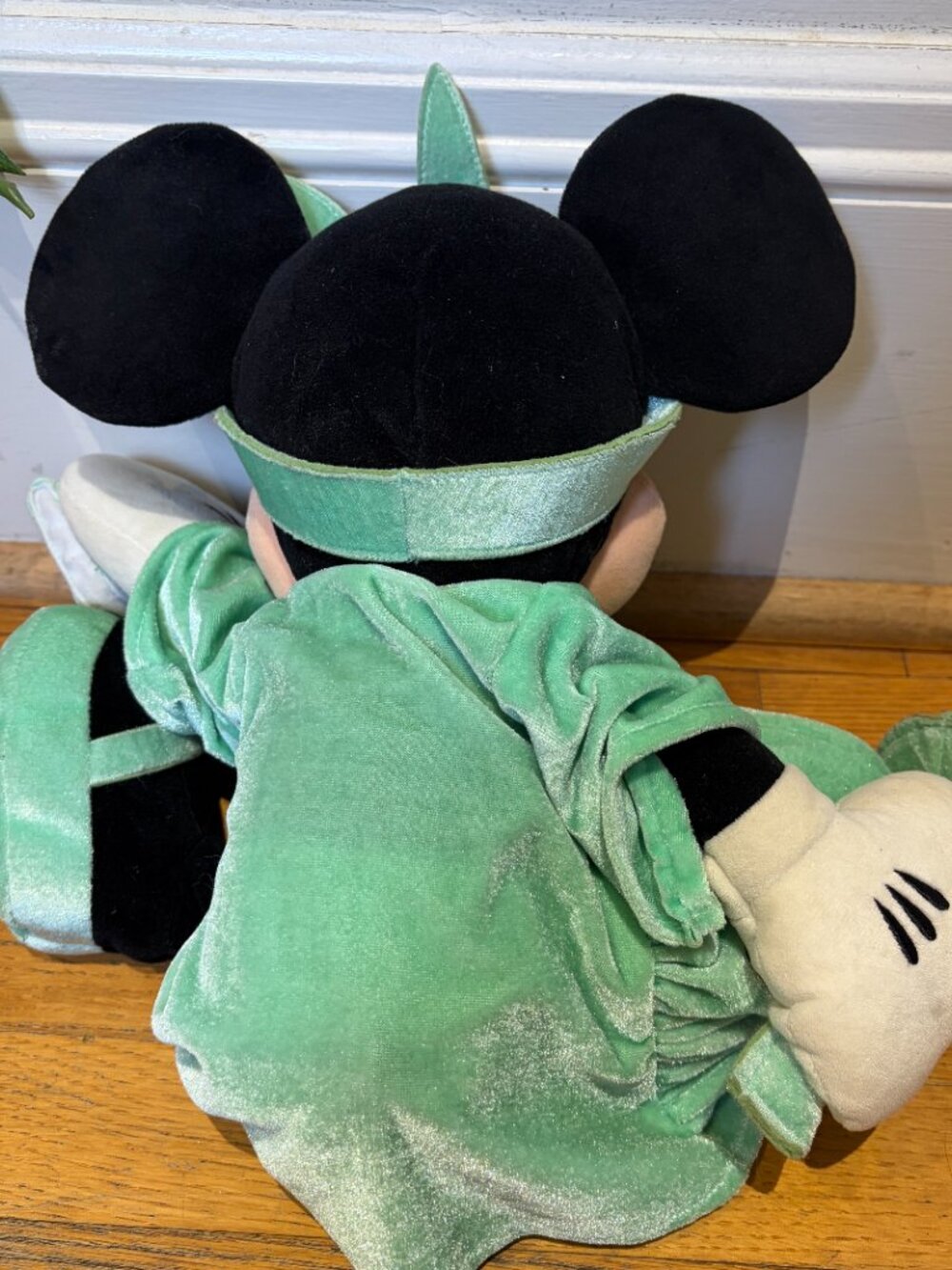 Disney Store Minnie Mouse Statue of Liberty Plush 19" - Picture 6 of 13